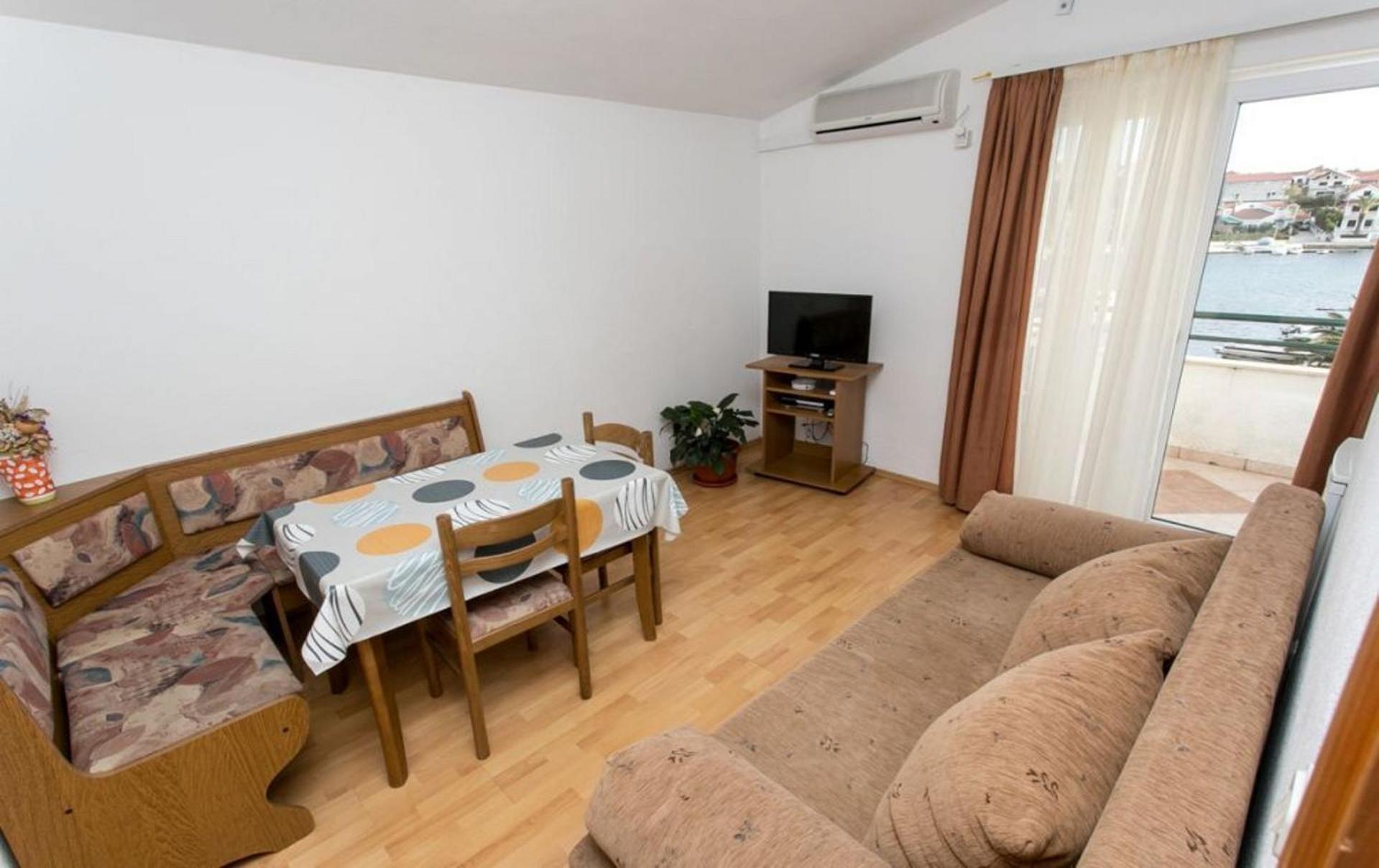 Apartments Mare - 30 M From Pebble Beach Seget Vranjica Buitenkant foto