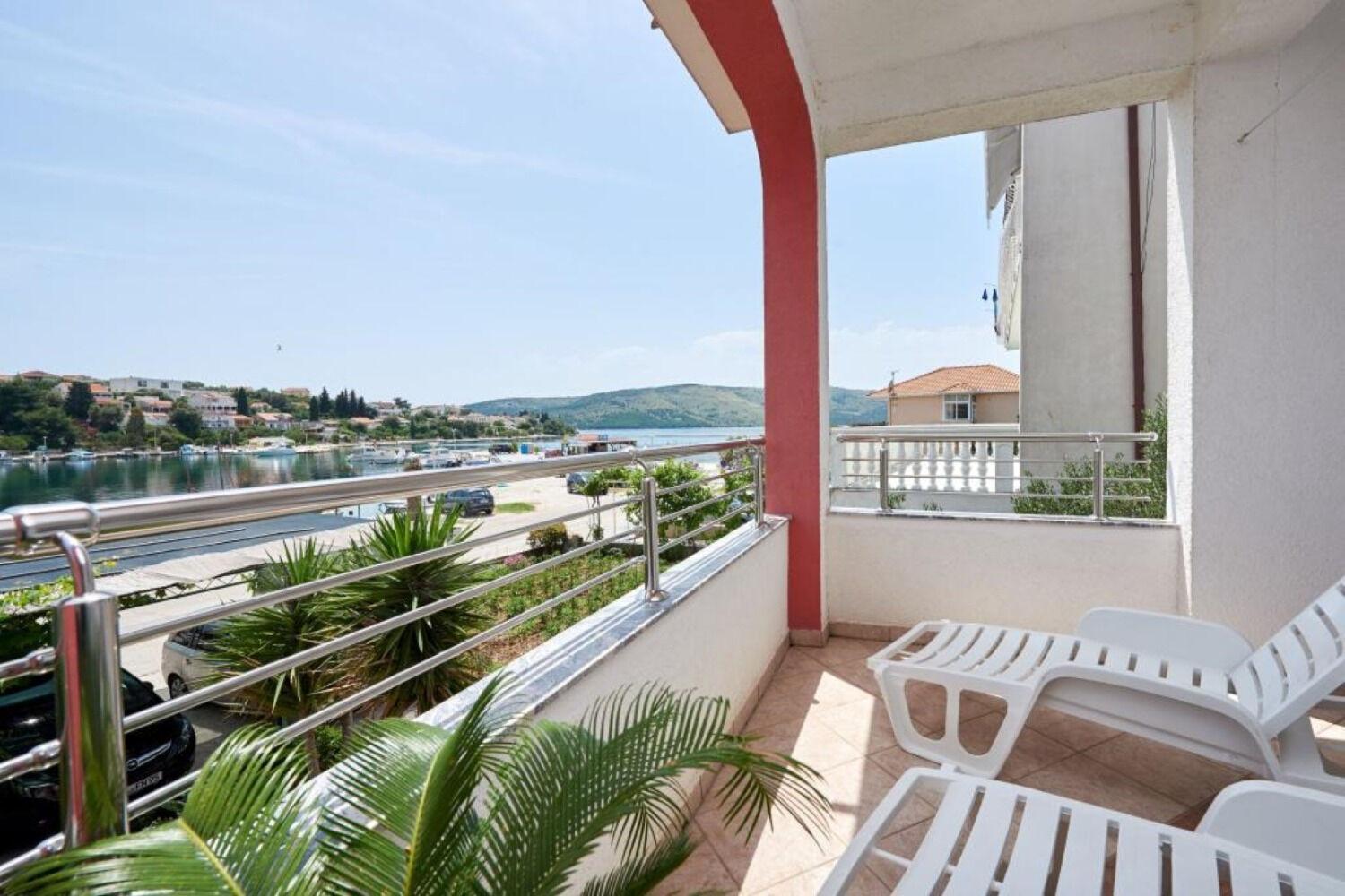 Apartments Mare - 30 M From Pebble Beach Seget Vranjica Buitenkant foto