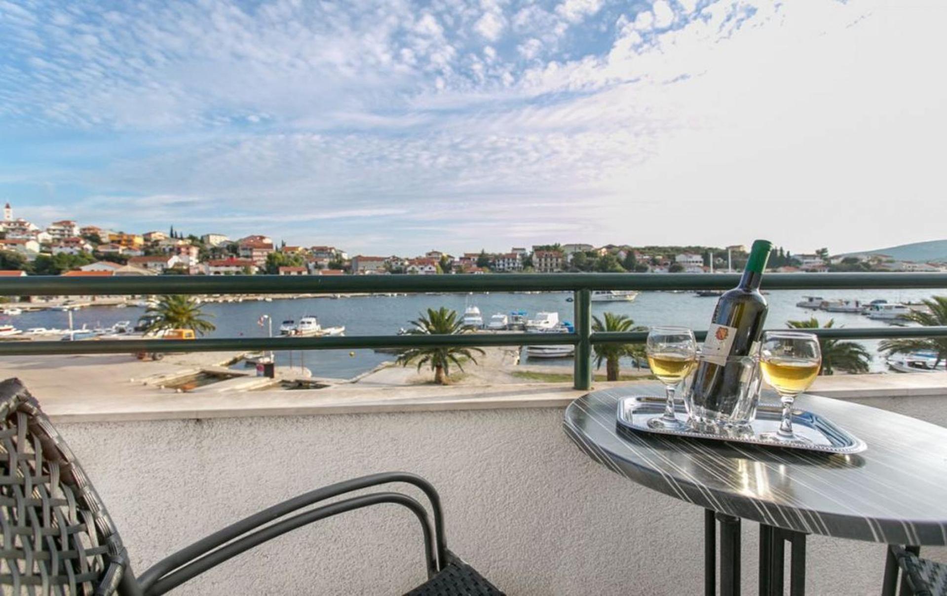 Apartments Mare - 30 M From Pebble Beach Seget Vranjica Buitenkant foto